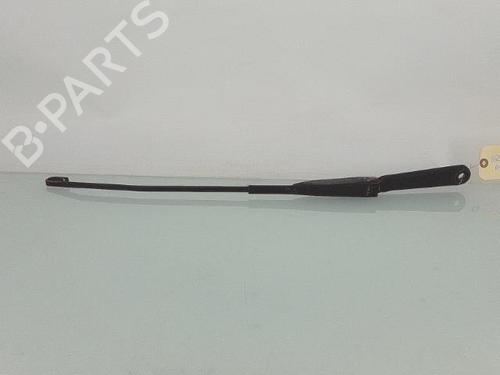 Used Front windshield wiper arm RENAULT TRAFIC II Van (FL) 1.9 dCi 80 (FL0B) (82 hp) 26319931