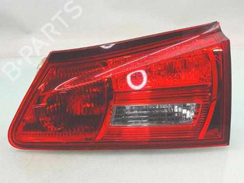 Feu de coffre droit LEXUS IS II (_E2_) 220d (ALE20) (177 hp) 31929633