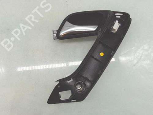 Maneta interior delantera izquierda VW POLO V (6R1, 6C1) 1.6 TDI (90 hp) 31083970