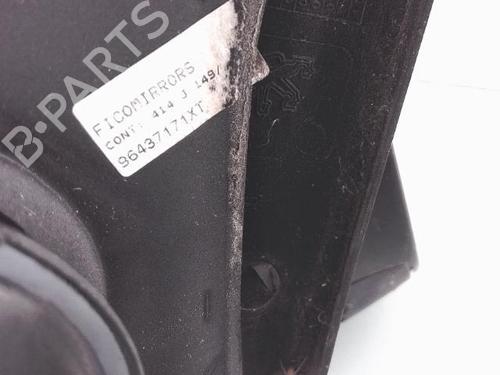 Used Right mirror PEUGEOT 206 Hatchback (2A/C) 1.4 i (75 hp) 25363288