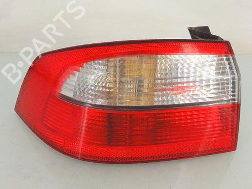 Venstre baglygte RENAULT LAGUNA II (BG0/1_) 3.0 V6 24V (BG01, BG02, BG0D, BG0Y) (207 hp) 27897952