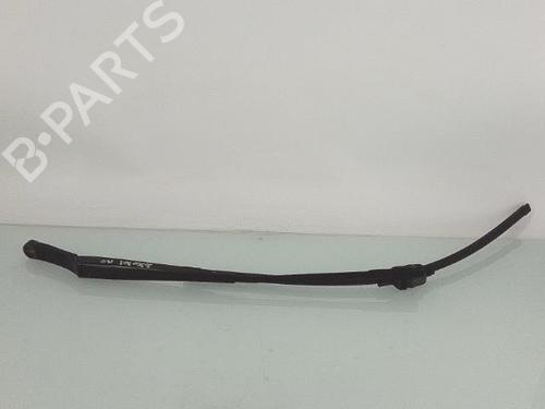 Used Front windshield wiper arm VW TOURAN (1T1, 1T2) 2.0 TDI (136 hp) 25701172