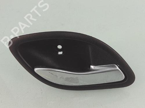 Høyre foran invendig håndtak RENAULT LAGUNA II (BG0/1_) 3.0 V6 24V (BG01, BG02, BG0D, BG0Y) (207 hp) 27972784