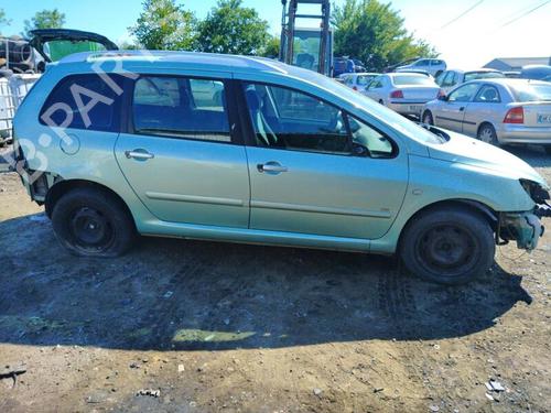 Fuse box PEUGEOT 307 Break (3E) 2.0 HDI 110 | BP25358663E1 - Image 9