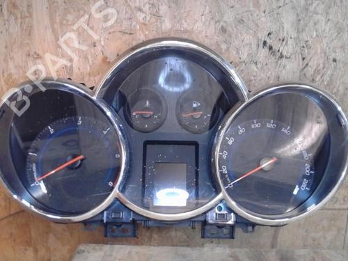Instrument cluster CHEVROLET CRUZE (J300) 2.0 CDI | BP25372811C47