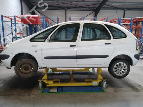 Right headlight CITROËN XSARA PICASSO (N68) 2.0 HDi | BP25369204C29 