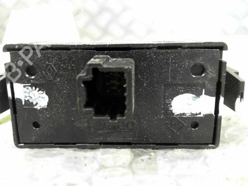 Used Warning switch DACIA SANDERO II TCe 90 (B8M1, B8MA, B8AC) (90 hp) 24743176