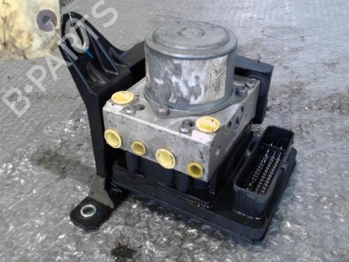 Used ABS pump ABS pump FIAT 500X (334_) 1.6 D Multijet (334AXA1B, 334AXA11) (120 hp) 24745447 24745447