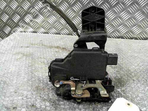 front-right-lock-vw-passat-b5-variant-3b5-1997-1998-1999-2000-2001-24752417 main image