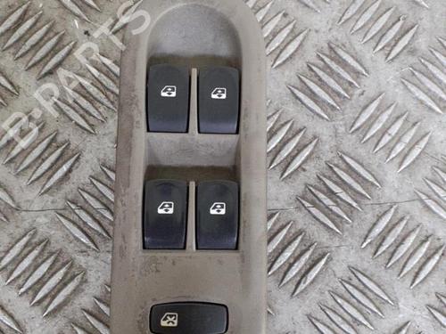 Used Switch RENAULT CLIO III (BR0/1, CR0/1) 1.5 dCi (BR17, CR17) (86 hp) 24747086