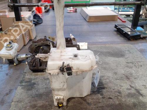 Used Windscreen washer tank KIA CEE'D SW (ED) 1.6 CRDi 90 (90 hp) 24757035