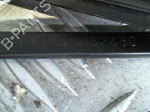 Used Front windshield wiper arm CITROËN C3 Picasso (SH_) 1.2 THP 110 (SHHNZ6) (110 hp) 24749751