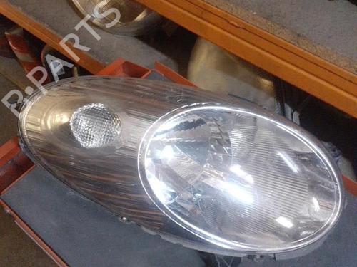 Used Right headlight NISSAN MICRA III (K12) 1.2 16V (65 hp) 24768961