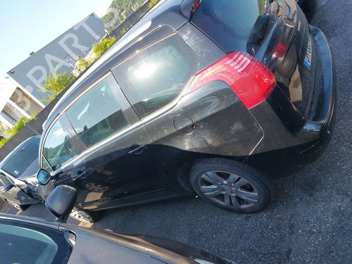 Brugte PEUGEOT 5008 (0U_, 0E_) 1.6 HDi (112 hp) 3363606