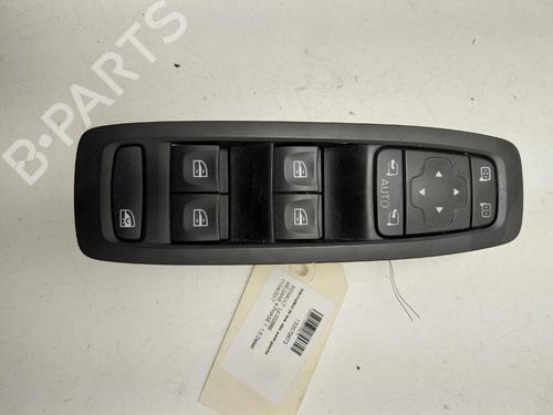 left-front-window-switch-renault-megane-iv-hatchback-b9amn_-2015-39665192 main image