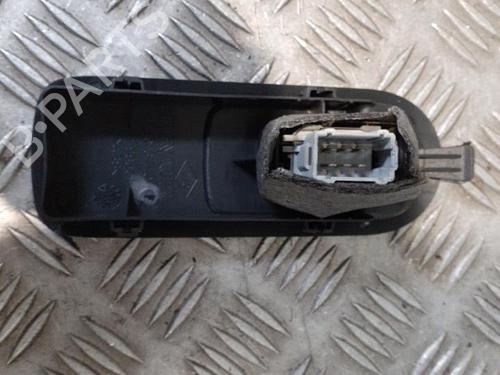 Used Right front window switch Right front window switch RENAULT SCÉNIC II (JM0/1_) 1.9 dCi (JM0G, JM12, JM1G, JM2C) (120 hp) 24746469 24746469
