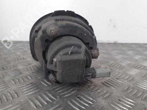 Used Right front fog light RENAULT CLIO II (BB_, CB_) 1.2 (BB0A, BB0F, BB10, BB1K, BB28, BB2D, BB2H, CB0A,... (58 hp) 24739849