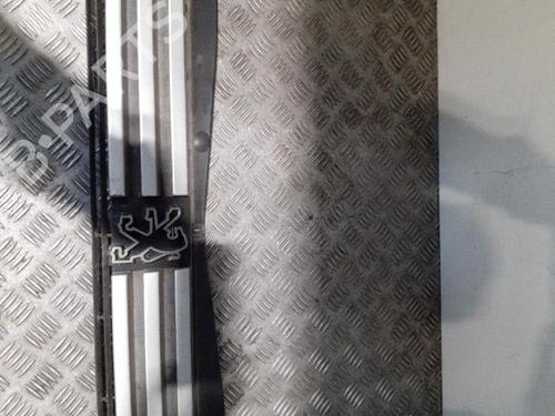 Used Grille Grille PEUGEOT 205 II (20A/C) 1.0 (45 hp) 24746778 24746778