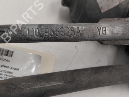 Used Front wiper motor Front wiper motor VW GOLF IV (1J1) 1.9 TDI (101 hp) 39233814 39233814