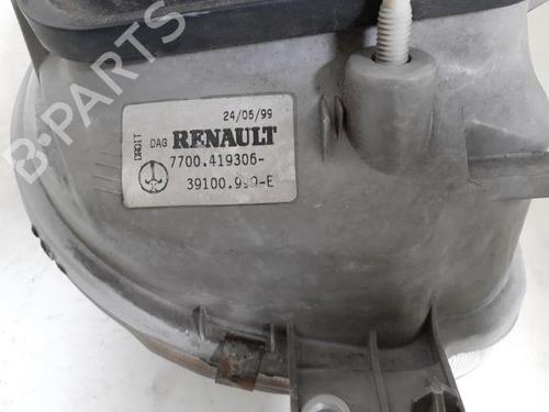 Used Right headlight Right headlight RENAULT TWINGO I (C06_) 1.2 (C066, C068) (58 hp) 24750462 24750462