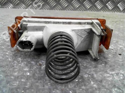 Used Right front indicator Right front indicator RENAULT RAPID Box Body/MPV (F40_, G40_) 1.9 D (F40R) (54 hp) 24763103 24763103