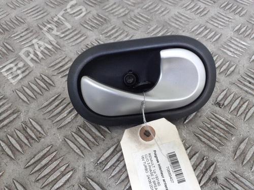 Højre bagtil invendig håndtag RENAULT CLIO III Grandtour (KR0/1_) 1.2 16V (KR0P) (101 hp) 24767667