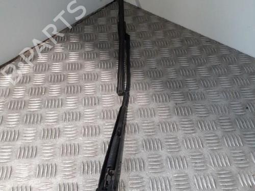 Used Front windshield wiper arm VW TIGUAN (5N_) 2.0 TDI 4motion (140 hp) 24742302