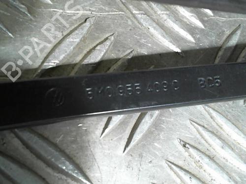 Used Front windshield wiper arm VW GOLF PLUS V (5M1, 521) 1.6 TDI (105 hp) 24740197