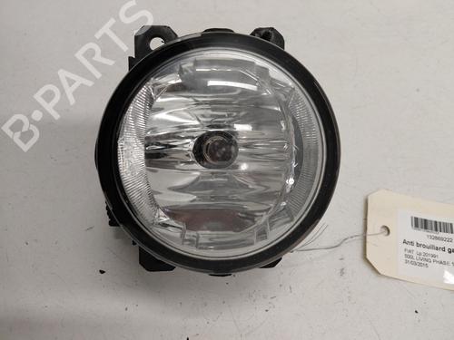 left-front-fog-light-fiat-500l-351_-352_-2012-39608915 main image