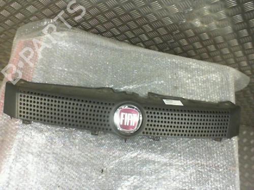 Used Grille FIAT PANDA (169_) 1.2 (169AXF2A, 169AXF1A) (69 hp) 24751971