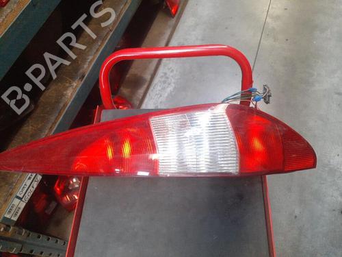 Used Right taillight FORD MONDEO III Turnier (BWY) 2.0 16V TDDi / TDCi (115 hp) 24770458