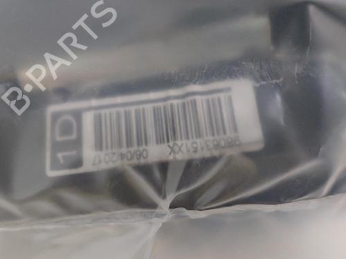 front-right-seatbelt-peugeot-2008-i-cu_-2013-36423876 main image