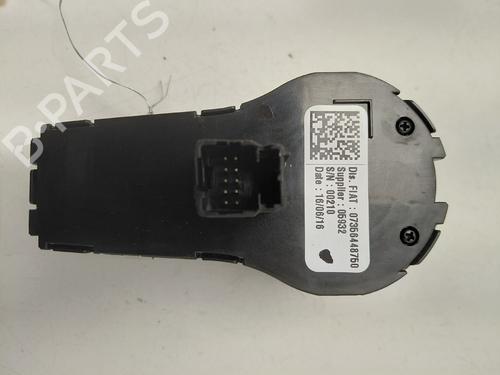 headlight-switch-fiat-500x-334_-2014-36255825 main image