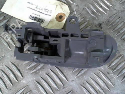 Højre fortil invendig håndtag PEUGEOT 107 (PM_, PN_) 1.0 (68 hp) 31200426