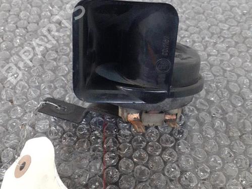 Used Horn NISSAN MICRA III (K12) 1.2 16V (65 hp) 24750058