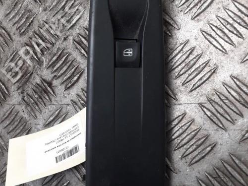 Used Right front window switch Right front window switch RENAULT LATITUDE (L70_) 2.0 dCi 150 (L70H) (150 hp) 24756480 24756480