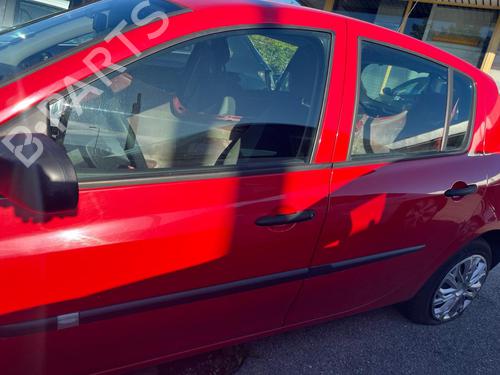 Left headlight RENAULT CLIO III (BR0/1, CR0/1) 1.2 16V Hi-Flex (BR1U, CR1U) | BP29251561C28 