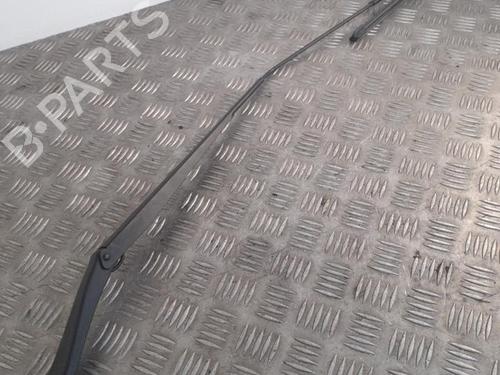Used Front windshield wiper arm RENAULT CLIO V (B7_) 1.0 TCe 100 (B7MT) (101 hp) 24749152
