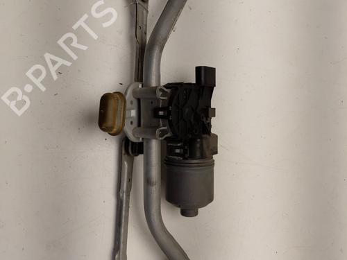 Used Front wiper motor Front wiper motor CITROËN C3 III (SX) 1.2 THP 110 (SXHNPS, SXHNZT, SXHNZ6) (110 hp) 33882372 33882372