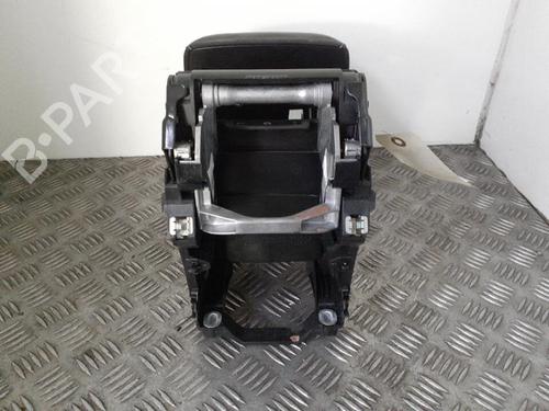 Used Armrest / Center console Armrest / Center console VW GOLF VII (5G1, BQ1, BE1, BE2) 1.6 TDI (105 hp) 24756647 24756647