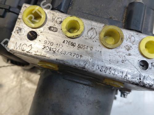 Used ABS pump ABS pump RENAULT CLIO V (B7_) 1.0 TCe 90 (B7MT) (91 hp) 33474338 33474338