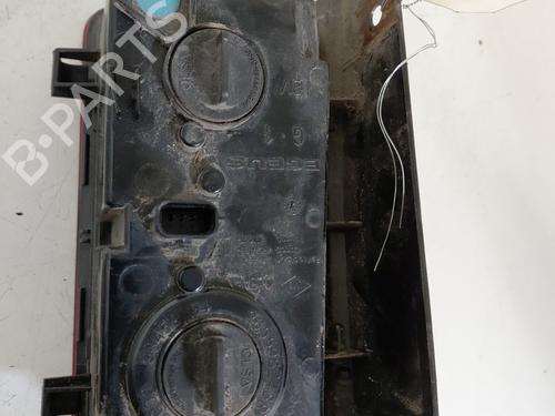 rear-fog-light-renault-trafic-iii-van-fg_-2014-32423727 main image