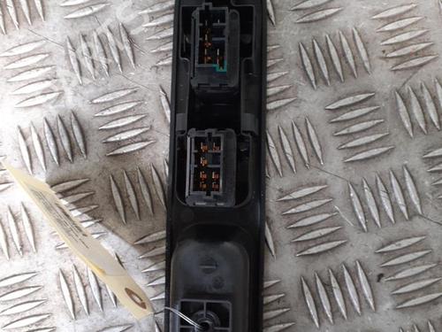 switch-peugeot-307-3ac-2000-2001-2002-2003-2004-2005-2006-2007-2008-2009-2010-2011-2012-24767683 main image