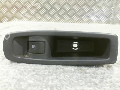 Used Right rear window switch Right rear window switch RENAULT KOLEOS I (HY_) 2.0 dCi (HY0K) (150 hp) 24755778 24755778