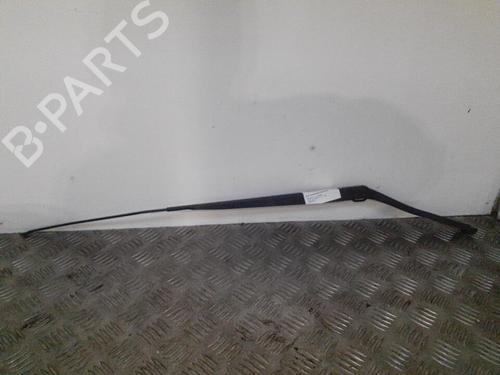 Used Front windshield wiper arm RENAULT CLIO IV (BH_) 1.2 16V (73 hp) 24739576