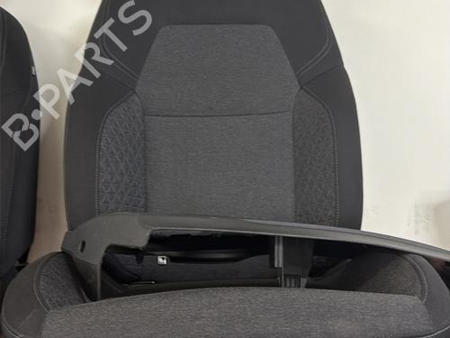 Siège avant droit RENAULT CLIO V (B7_) 1.0 TCe 90 (B7MT) (91 hp) 31691340