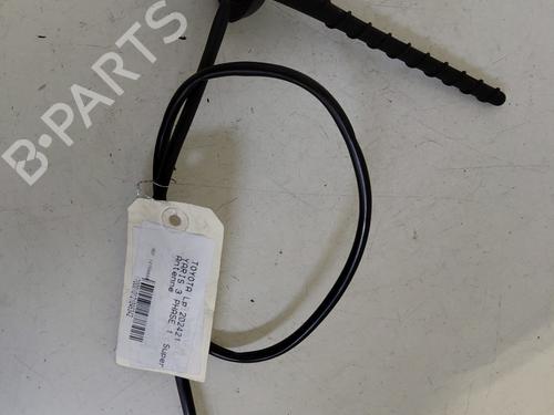 Antenne/Base Antenne/Base TOYOTA YARIS (_P13_) 1.4 D (NLP130_, NLP130) (90 hp) 33474345 33474345