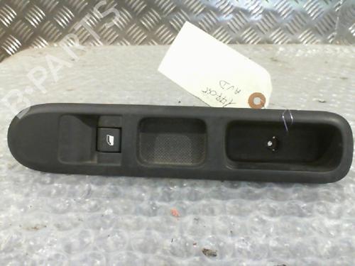 Used Right front window switch PEUGEOT 5008 (0U_, 0E_) 2.0 HDi (163 hp) 24762408