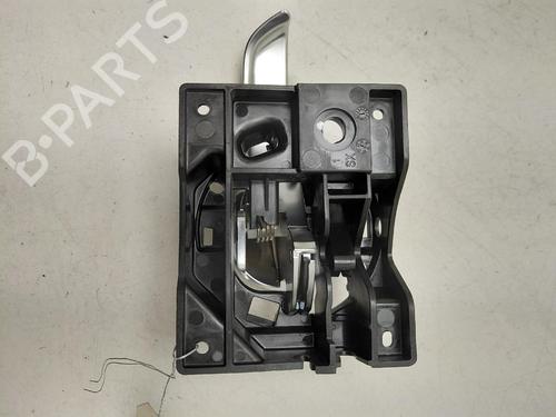 front-left-interior-door-handle-fiat-500x-334_-2014-39905088 main image