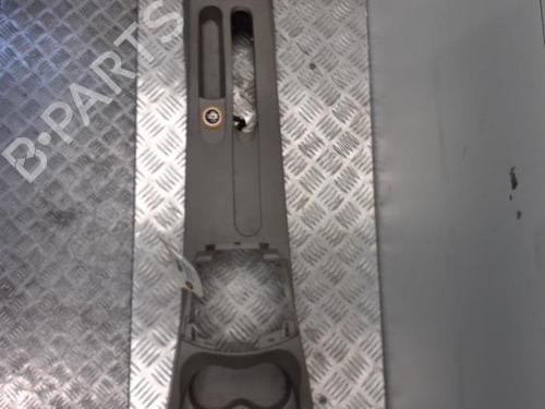 Used Middle console Middle console RENAULT CLIO III (BR0/1, CR0/1) 1.5 dCi (BR17, CR17) (86 hp) 24747679 24747679